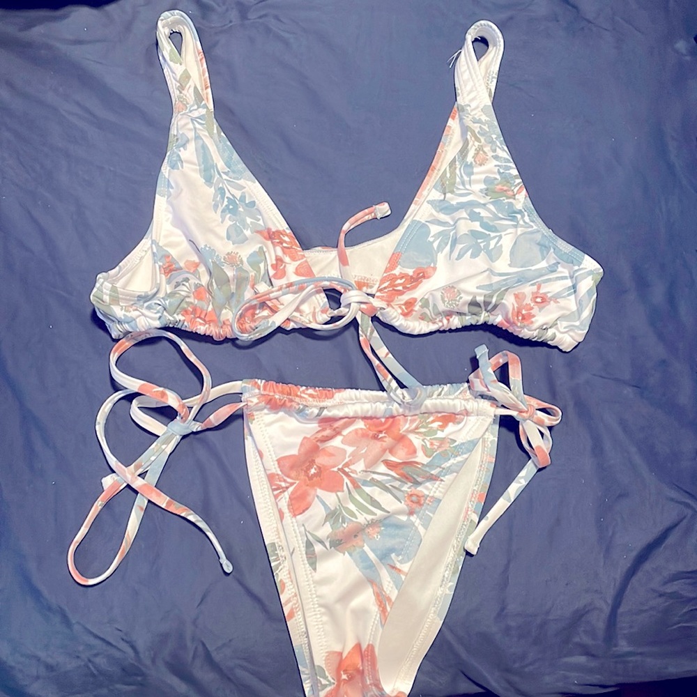 Medium bath suite  2 pieces